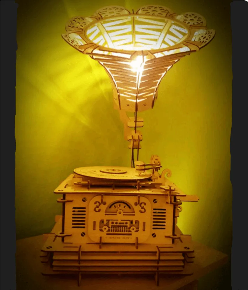 74aj8qu9 Retro Gramophone wood lamp