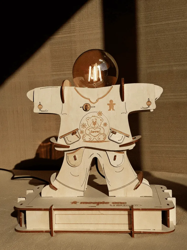 7rw9l49m Meeple one wooden lamp